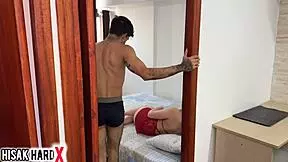 A tia saiu e ele comeu a prima novinha de 18 anos parte 1