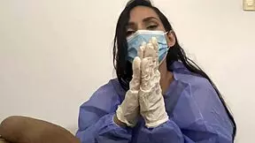 Catalina Cruz - Hot Yoga Babe Stretches And Oils Up