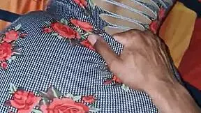 Me follo al mejor amigo de mi novio a escondidas en la fiesta universitaria 😈