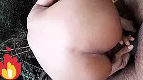 Outdoor sex in the river makes life more delicious