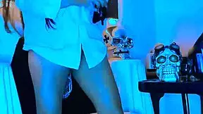 the wonderful blue says, watch me masturbate with my big dildo live