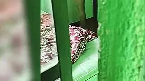 Espiando a mi prima saliendo de banar se estaba vistiendo fui a la casa de mis tios y cuando subi al cuarto de mi prima se estaba vistiendo y paso esto mexicanas calientes video casero parte 2