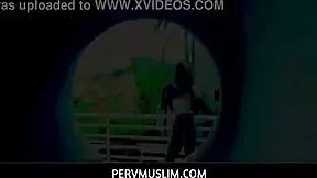 asian muslim girl alexia anders blows her bf in car?