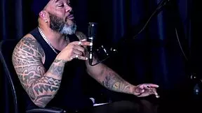 Teve uma crise e voltou pro clt tem que humilhar pau pequeno e quem ela mama senta ou passa - middy watch on sheer red