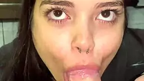 um boquete garganta profunda e uma cavalgada invertida da debora prado antes de dormir 😘