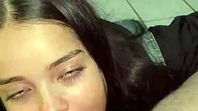 um boquete garganta profunda e uma cavalgada invertida da debora prado antes de dormir 😘