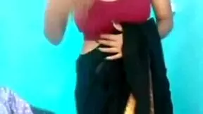 Ladki Ungli Kar Rahi Thi Mimmy Aa Gyi