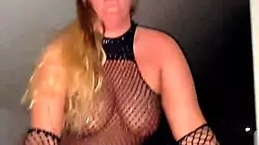 Step sis sneaks in my room after my girlfriend leaves and we have sex