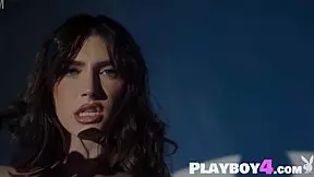 teen keep chambers strips down to reveal her sexy all natural beautiful body