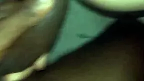 Sexo anal marido cornudo gusta chupar la vagina gozada mientras el amante la coje por el culo!