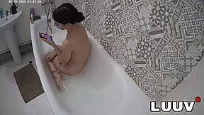 i luv vilika films her real late-night bath routine for her reality show