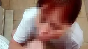 Ruivinha Sees Cousin Masturbating in Bath and Helps