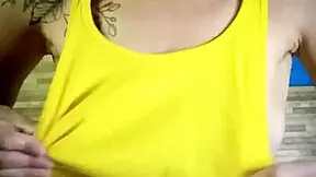 venezuelan with big hairy pussy masturbates to orgasm 😍