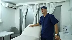 Gynecologist assistant fucks the doctors hot patient 😏