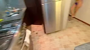 Me Cogí al Padrastro de Mi Novio y Se Corrió en Mi Carita