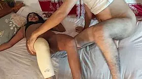 Кончаю трахая горячую деси-сводную сестричку MST Sumona и Manik Mia