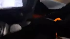 parei a moto no beco e meti leite na buceta dela ali mesmo filha da puta gostosa