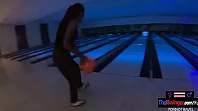 Amateur Thai Teen 18+ Sucks Off Her Big Dick Boyfriend After Bowling Game