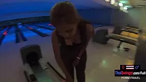 Amateur Thai Teen 18+ Sucks Off Her Big Dick Boyfriend After Bowling Game