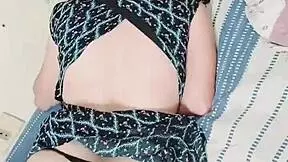 Petite latina milf's bedroom: bent over for doggystyle, pussy eaten, then deep creampie