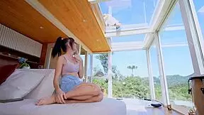Ooops These Shorts Are Way Too Short Handyman Gets Lucky With A Shaking Squirting Pussy - Footjob Foot Fetish