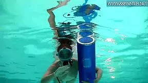 Minnie Manga's Underwater Dildo Blowjob: Teasing Or Tempting?