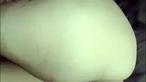 eso hermanastra, t�came las bolas porque eso me prende y hace que no me resista para follar contigo - porno amateur