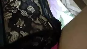 Novinha's pussy creamy from missing dick