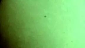 me pone de lado y me la mete de cucharita en mi culo y termino montando profundo