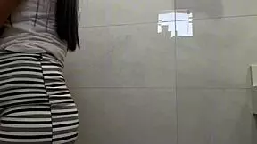 hottie took a lot of cock in her ass in the bathroom completo 😈 full scene!