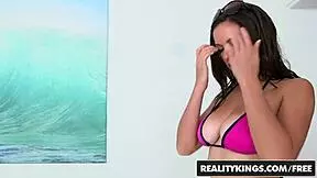 Bikini Babe Shae Summers Shows Off Her Big Natural Tits - Reality Kings