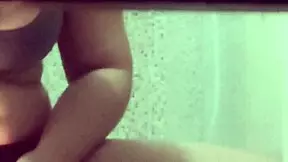 Irm�o Pervertido Deixa C�mera Escondida Para Gravar A Irm� Tomando Banho V�deo Real