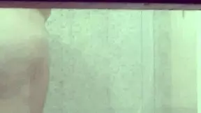 Irm�o Pervertido Deixa C�mera Escondida Para Gravar A Irm� Tomando Banho V�deo Real