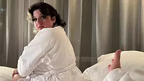 Casting session with curvy model for happy ending massage involving thick step-sister