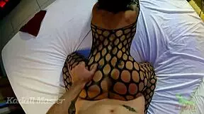 check it out, leitando this hot latina babe's big ass n tight pussy in motel bed