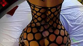 check it out, leitando this hot latina babe's big ass n tight pussy in motel bed