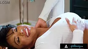 i'm ember snow and milf kylie le beau eats my pussy n ass so good... spanish subs