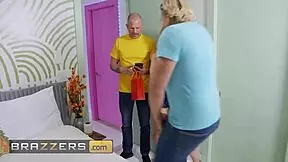 i'm wearin strappy lingerie lettin scott bang my thirsty shaved pussy so good!!