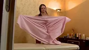 whoa my masseuse's special offer was too hot to pass up 😏 she fucked me senseless