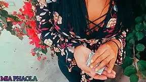 hey culona how much to ride my cock raw for cash on medellín streets?