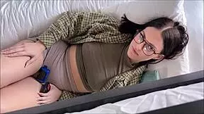 whoa the bunk bed thing with big ass stepsis lucy lotus n alex adams 😲🍑