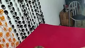 Stepdaughter's loose pussy takes stepdad's milk all over his face!