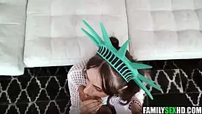 Stepdaughter's Threesome Fireworks: Deepthroat And Fuck Fest With Daddy's Friends On July 4th