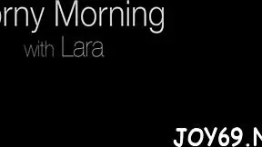 wanna see this solo babe finger her wet pussy hole?