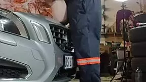 bella james' car breakdown leaves her wet pussy dripping for mechanic bellarose34's cashless fix