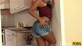 Hungarian Milf Dildos Shaved Pussy Hard?