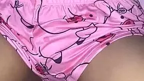 stepdad gets horny over my pajamas and fucks me on bed 😈🍑