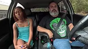 Novinha Briane Cristina Gives First-Time Car Creampie Bareback