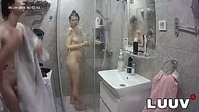 Alice and Lucien Share Real Amateur Shower Fuck Voyeur Time