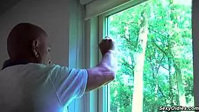 Babe Kittina Ivory seduces and fucks grandpa's friend Andrew hard on the sofa